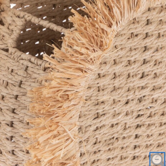 NWT Woven Round Wicker Basket With Raffia sz Small - Picture 2 of 2